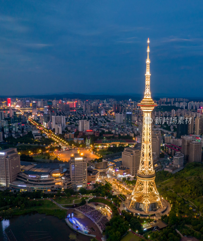 中国湖南省株洲市天元区神农塔夜景航拍