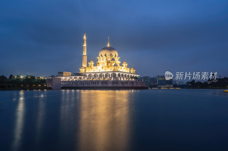 马来西亚布城粉色水上清真寺建筑景观