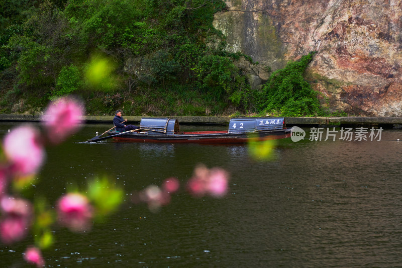 绍兴东湖风光