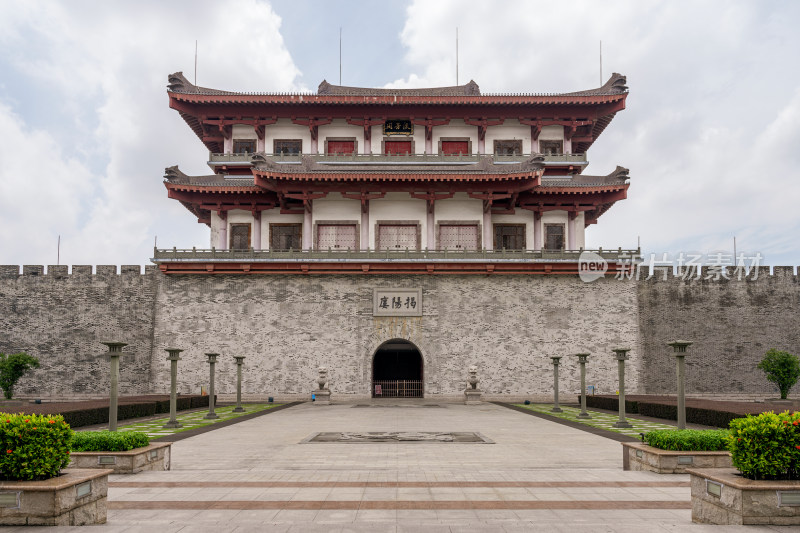 夏季白天广东揭阳著名景点揭阳楼风光