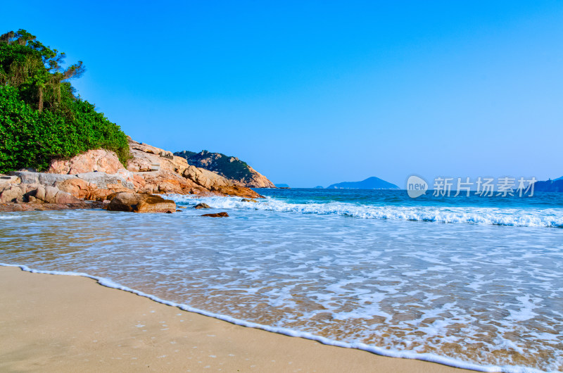 香港石澳旅游区滨海海景沙滩礁石海浪风景