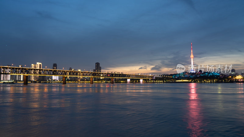 武汉长江大桥夜景