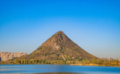 山东济南华山湖公园华山景区华山华不注山