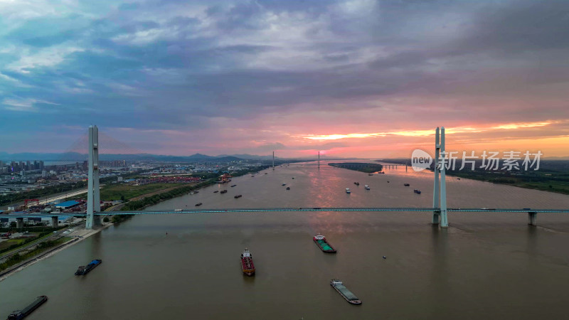 桥梁日落晚霞夕阳航拍图