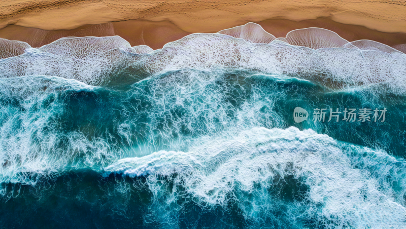 俯拍海浪拍打沙滩景象/航拍/海景/海浪沙滩