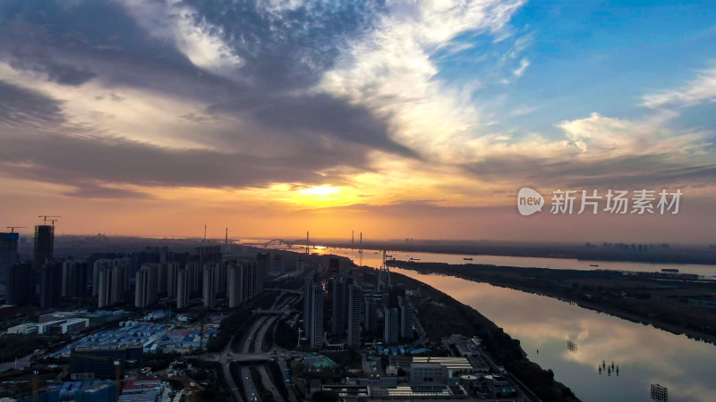 航拍南京长江落日晚霞夕阳