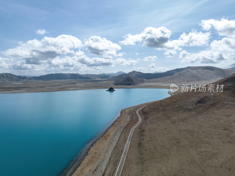 西藏山南羊卓雍措圣湖神湖蓝色高空航拍