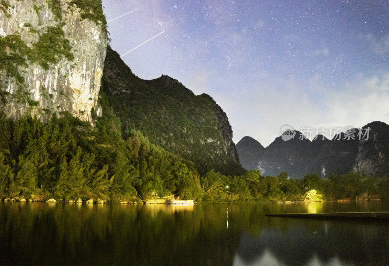 星空下的漓江夜景