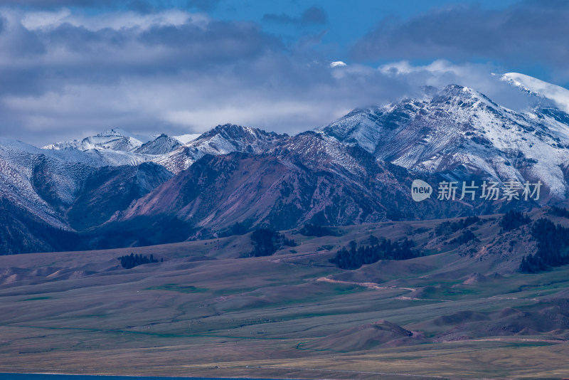 新疆雪山