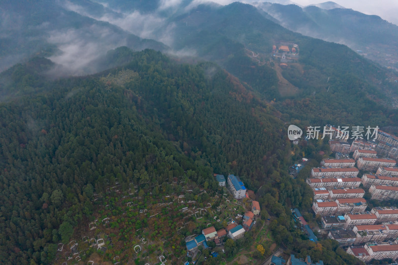 高山云海日出迷雾航拍摄影图