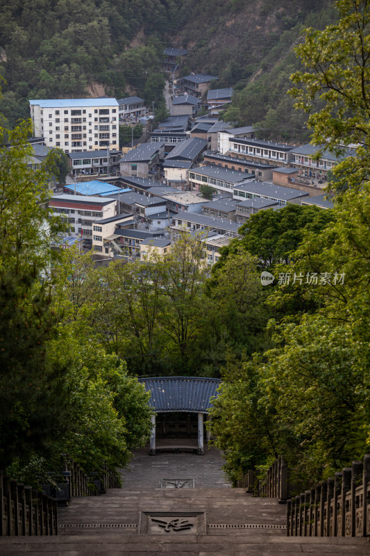 陕西延安凤凰山黄昏景观