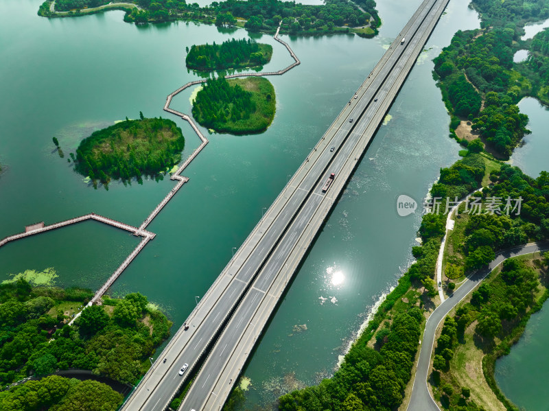 航拍水上公路