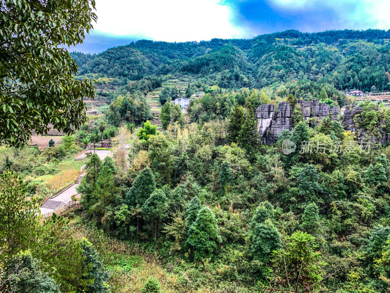 湖北恩施梭布垭石林旅游风光