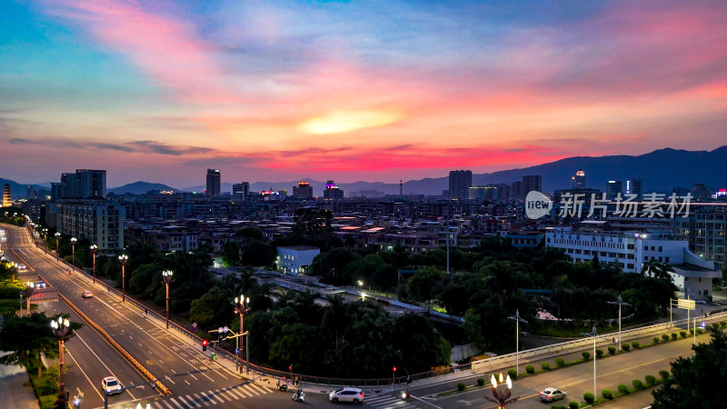 广东肇庆夕阳夜幕降临航拍图