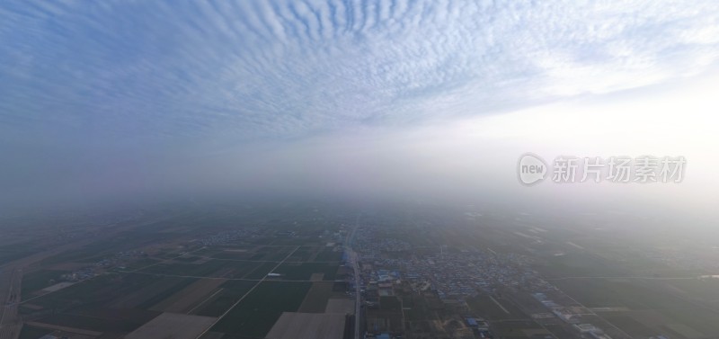 高空俯瞰城市与田野风光