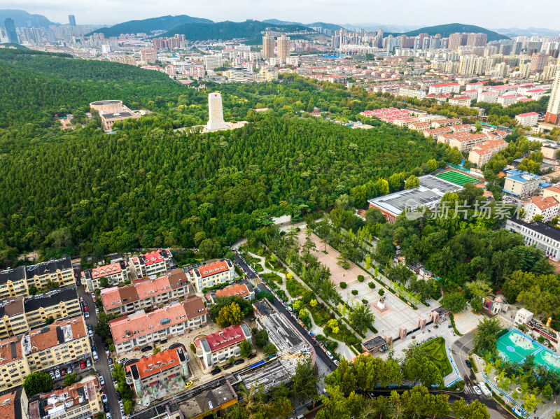 山东济南市中区英雄山航拍城市全景建筑