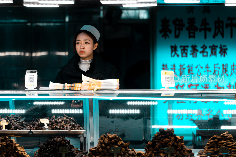 夜市小吃美食人群叫卖