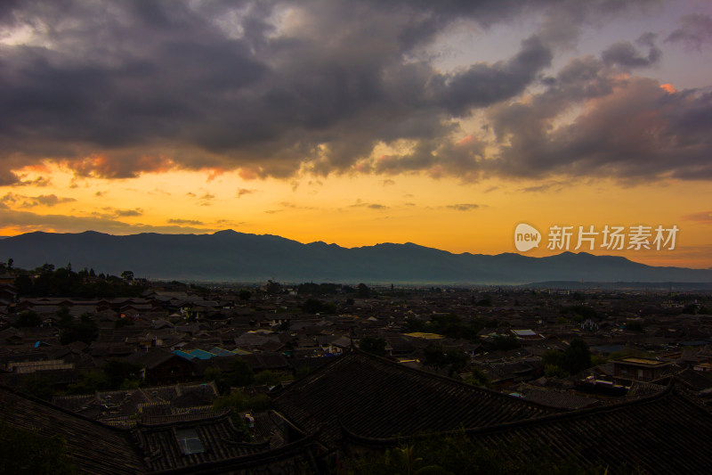 云南丽江古城夕阳