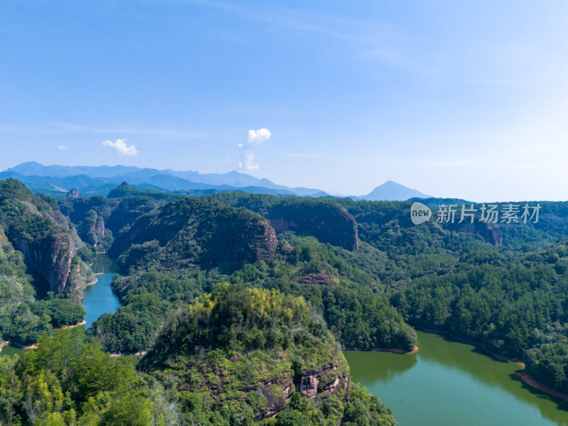 泰宁大金湖甘露寺丹霞地貌航拍图