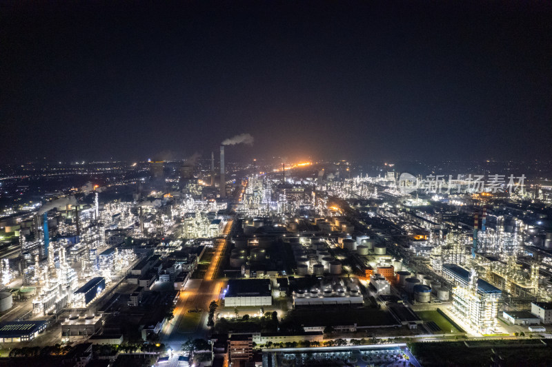 中国石化茂名石化夜景航拍图