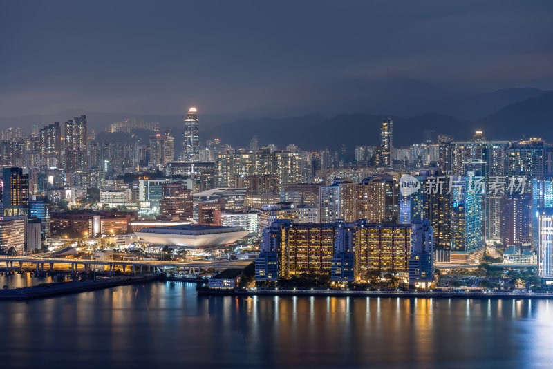 香港维多利亚港CBD中环日落夜景繁华都市