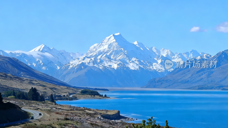 新西兰雪山湖泊自然风光