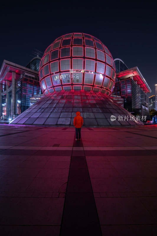 浙江杭州西湖文化广场夜幕下的科技感建筑