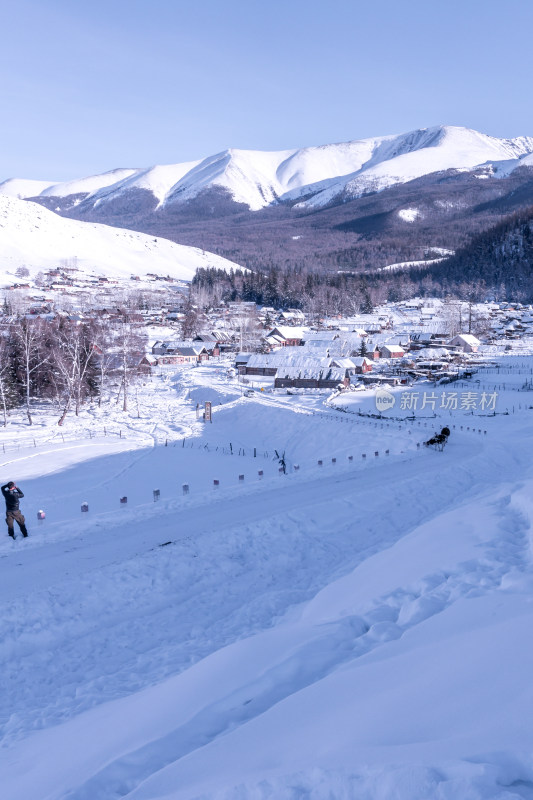 新疆阿勒泰白哈巴村冬季雪景