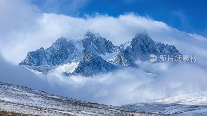 珠穆朗玛峰高峰雪山最高海拔云雾云层