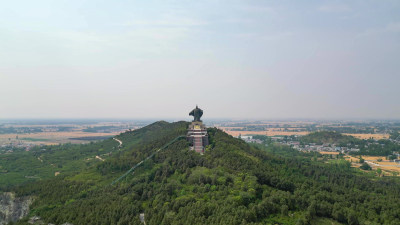 航拍河南商丘大汉雄风景区刘邦像