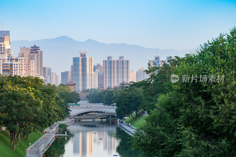 西安城墙护城河