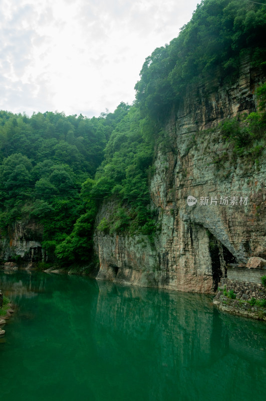 山中的自然风景