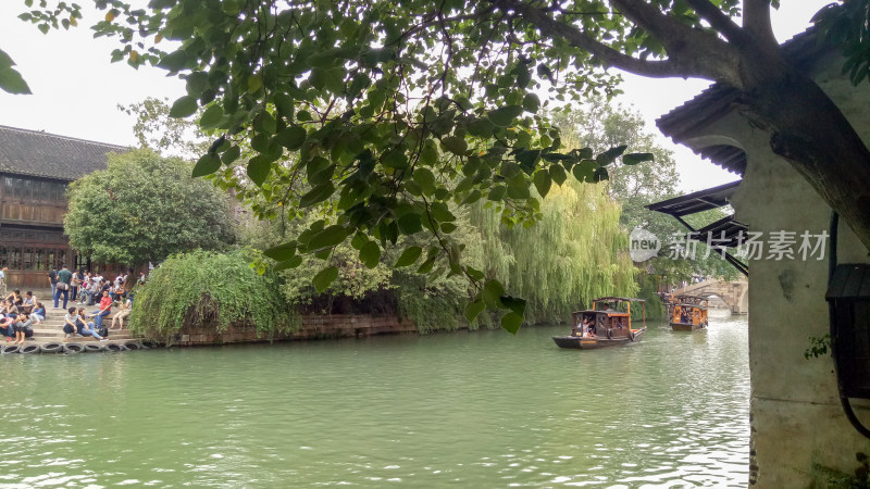 水乡河道游船及古建筑景观