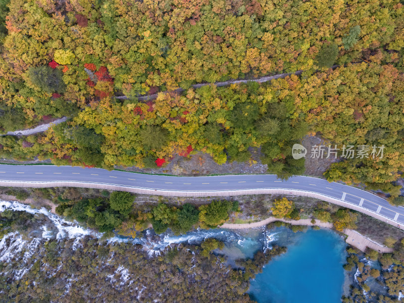 四川阿坝州九寨沟秋色网红瑶池高空航拍