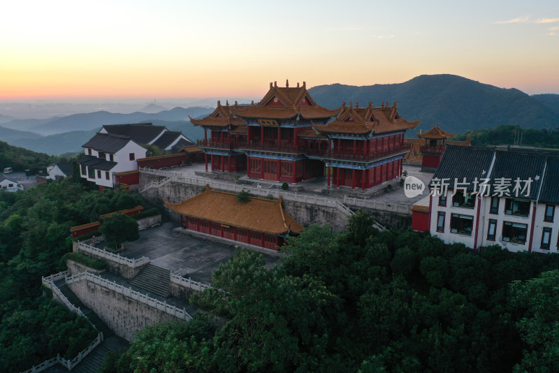 绍兴会稽山兜率天宫与龙华寺建筑风光