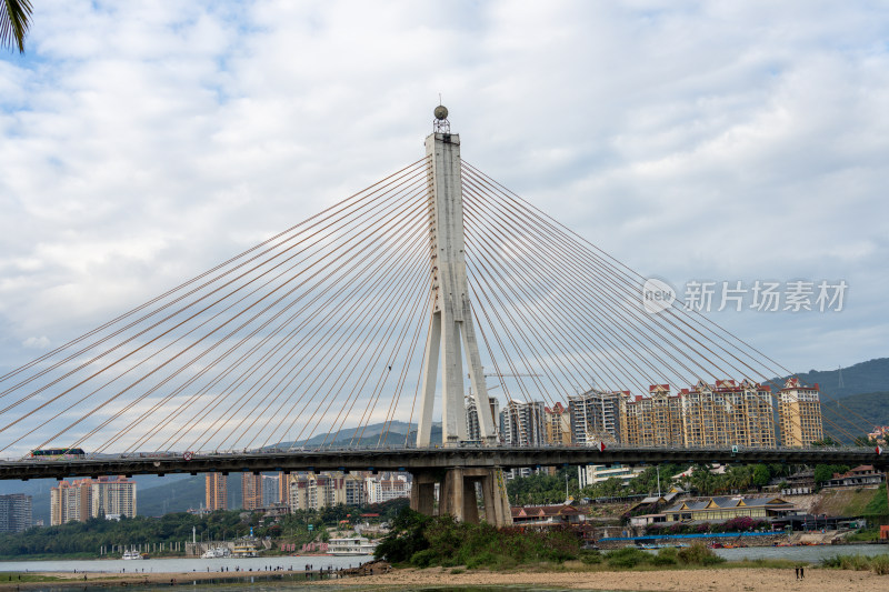 西双版纳城市斜拉桥及周边建筑景观