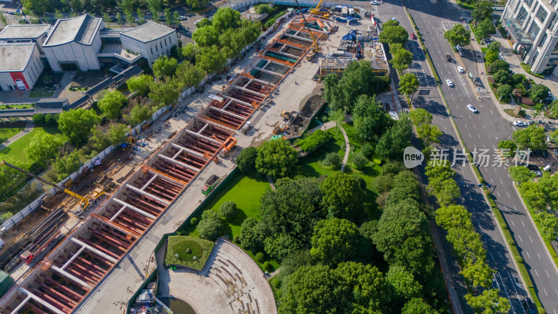 航拍杭州临平地铁3号线二期人民大道站施工