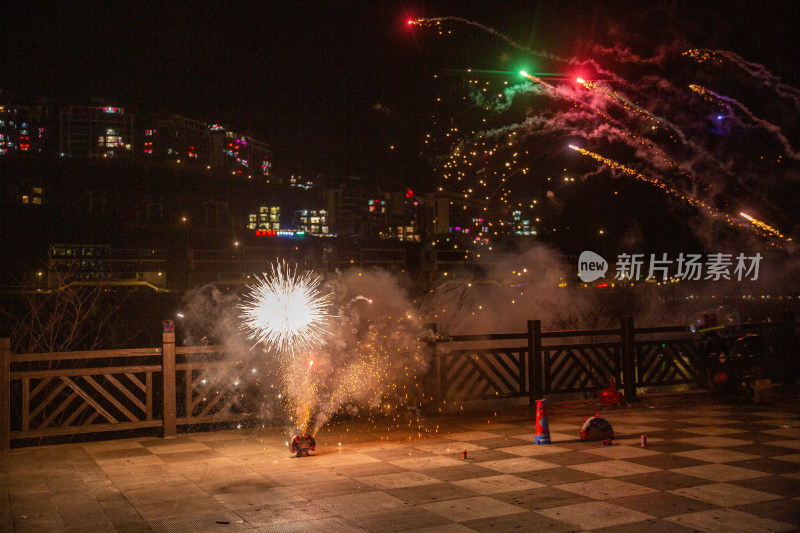 新年绽放的烟花