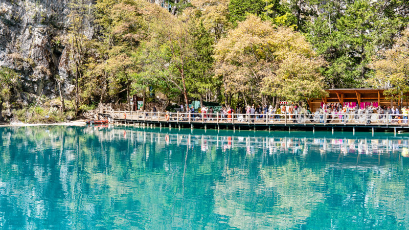 四川九寨沟景区的初秋风景综合