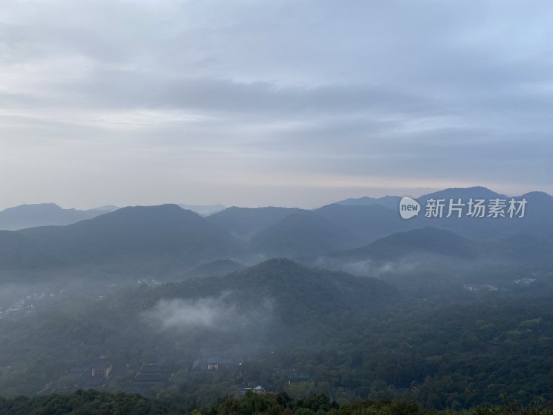 杭州西湖北高峰山顶上实拍全景云海