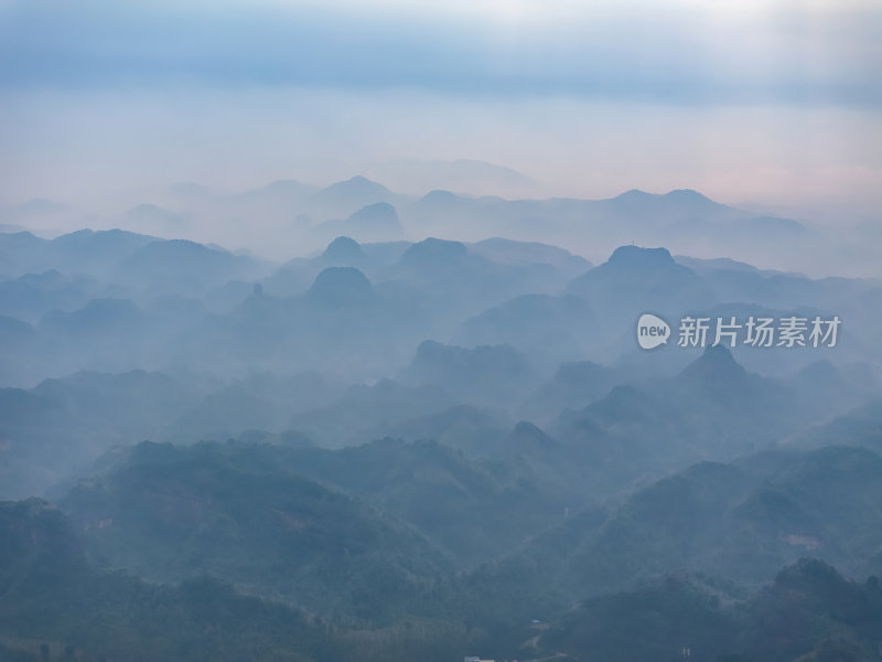 湖南郴州晨雾高椅岭山峰山峦漫步航拍