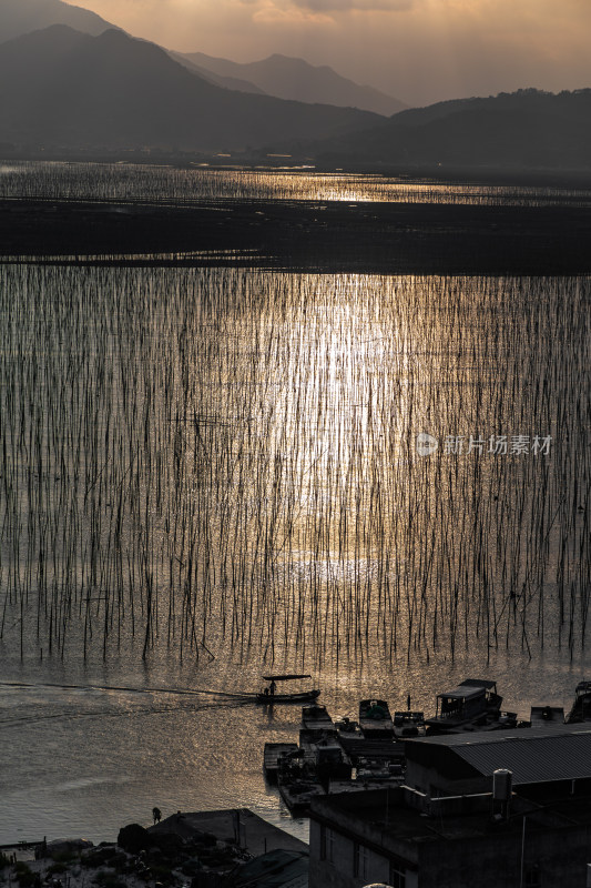 海上日落晚霞的福建霞浦沿海滩涂自然风光