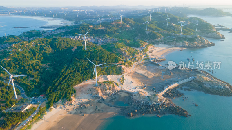 航拍福建平潭北部湾日落+风车海