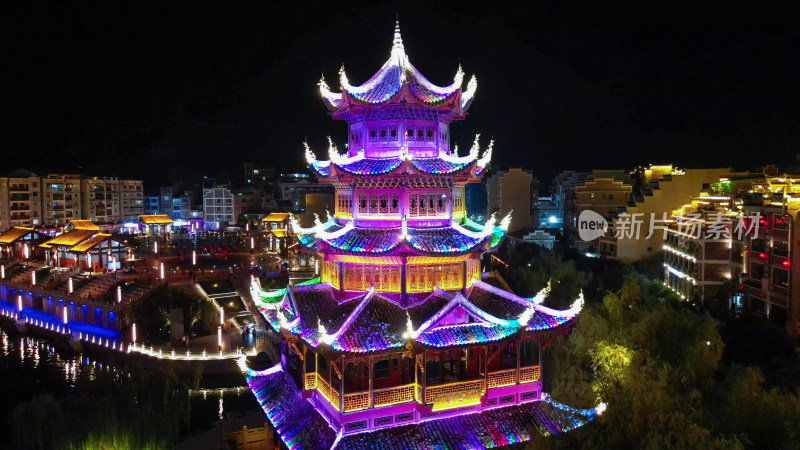 航拍贵州镇远古城夜景镇江阁夜景