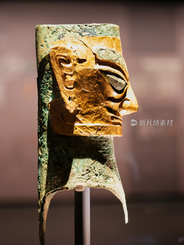 四川三星堆博物馆商代金面罩青铜人头像