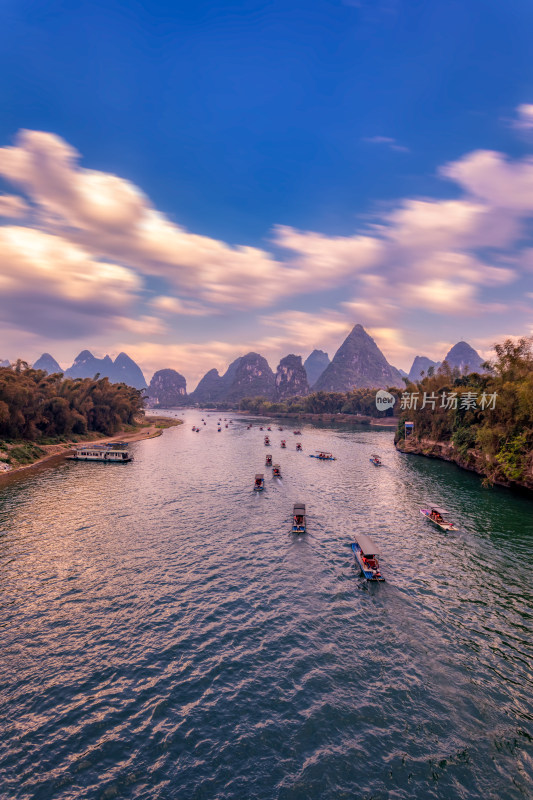 广西桂林阳朔遇龙河风景