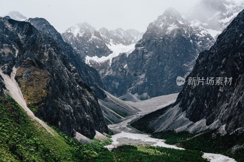 丽江玉龙雪山干河坝山脊线