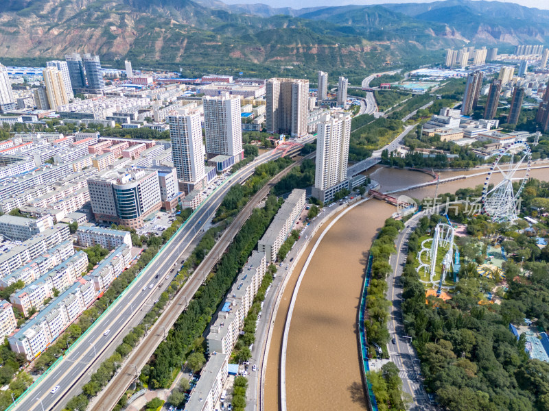 青海西宁城市建设航拍图