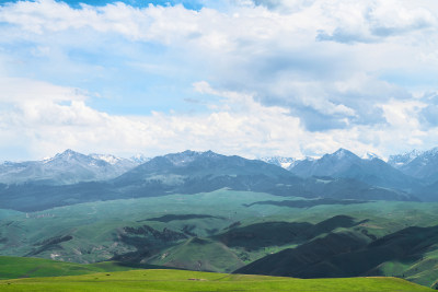 中国新疆伊犁喀拉峻大草原自然风景