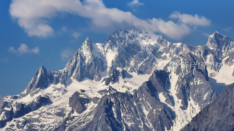 航拍云南玉龙雪山